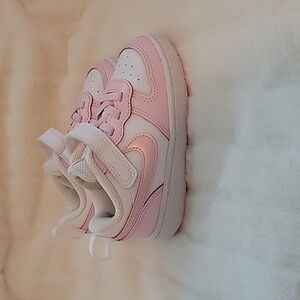 Toddler pink nike court shoes